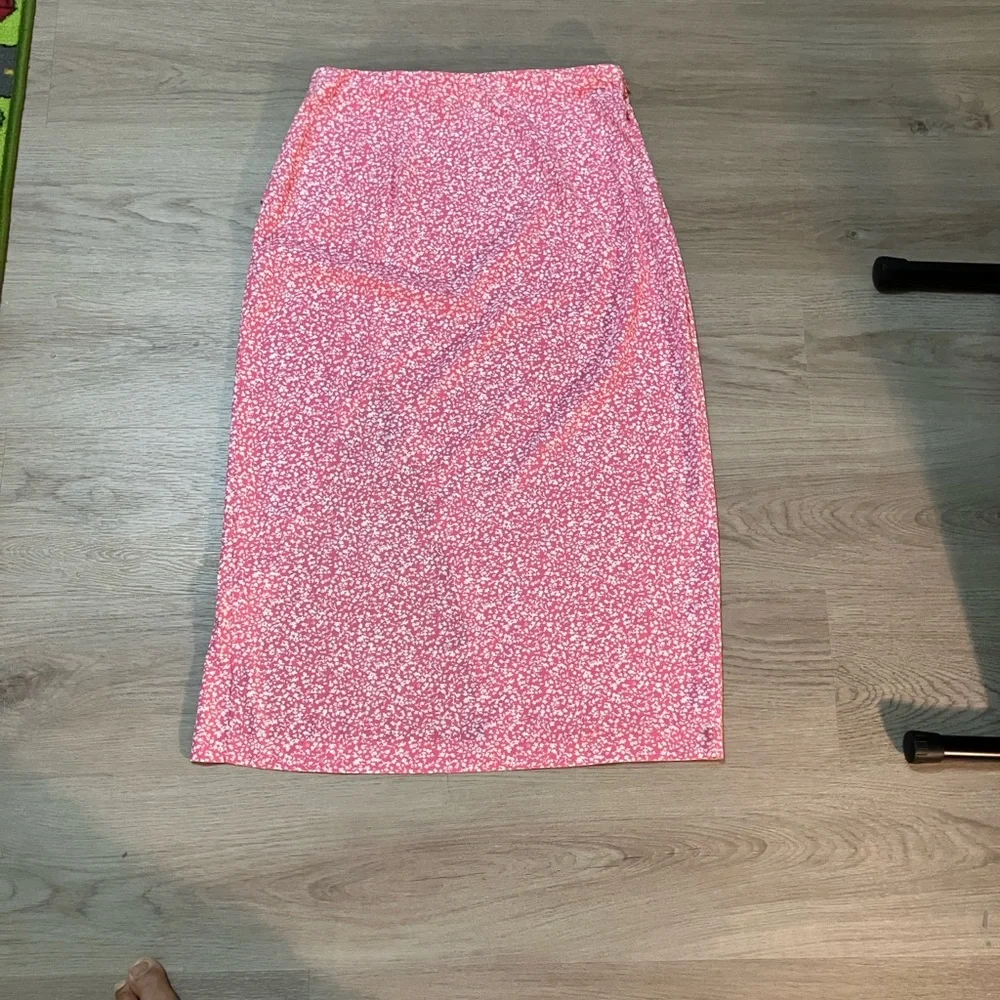 Abercrombie & Fitch Pink Women's Skirt - Picture 5 of 5